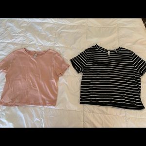 2 H&M tee-shirts
